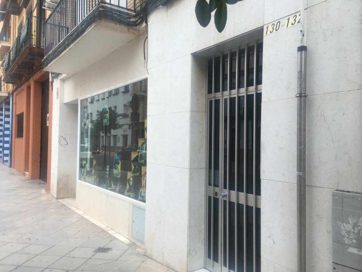 Sevilla-Triana 외부 사진